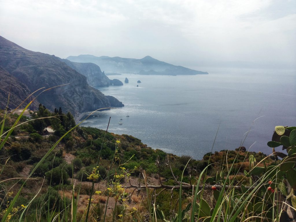 vista dal belvedere quattrocchi a lipari